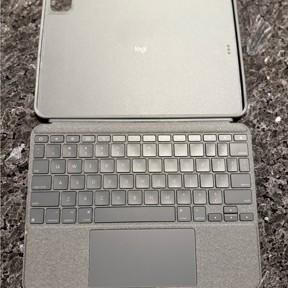 Logitech Charcoal Tablet Case - Picture 4 of 4